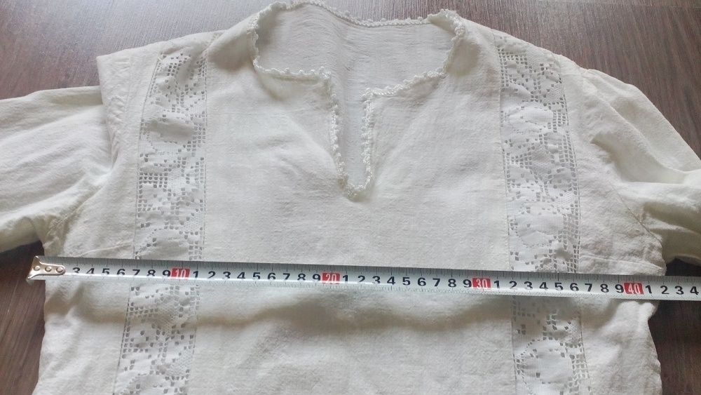 стара ръчно тъкана памучна риза с дантели