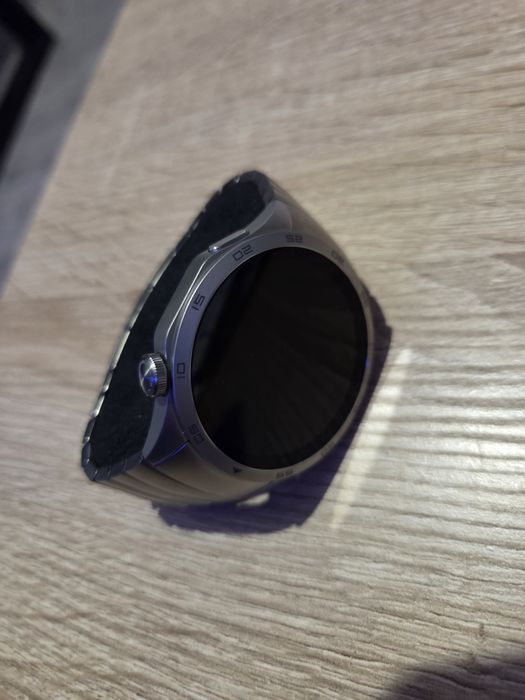 Vand Huawei Watch GT 4 sau schimb cu Galaxy Watch 6 Classic