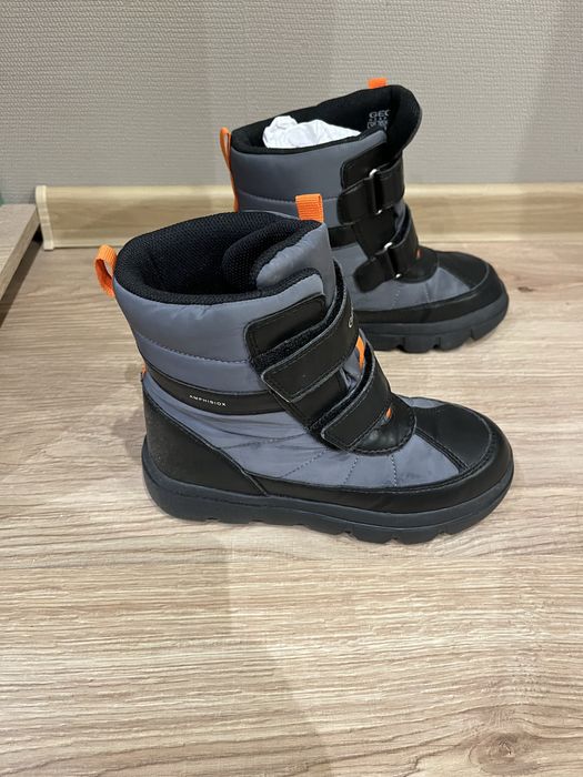 Детски зимни обувки Geox номер 33