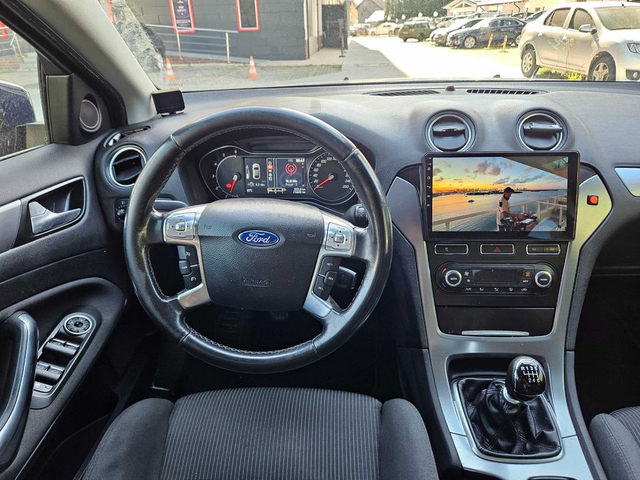 2014 Ford Mondeo 2.0d / 140 CP / Navigatie / Camera