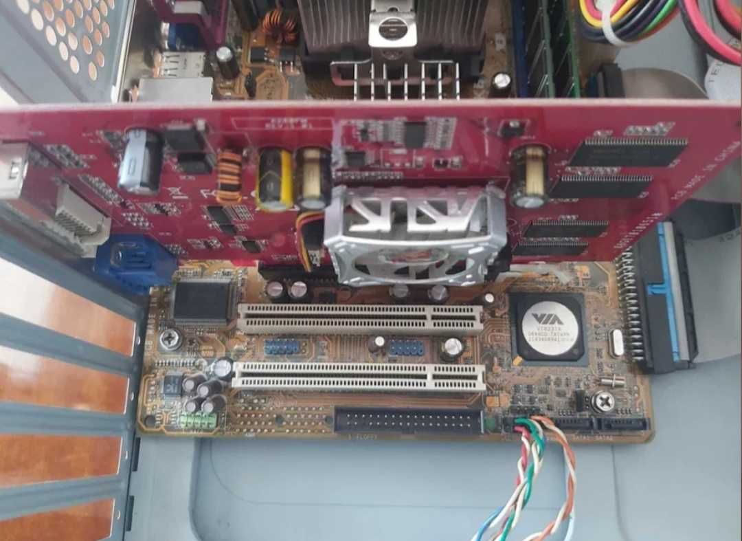 Retro PC Gaming anii 2000-2004 (vand doar unitatea centrala)