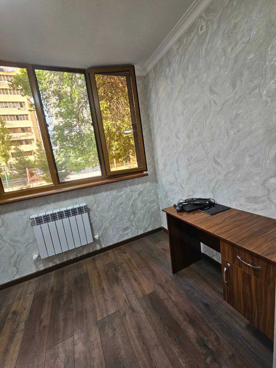 Продается 2-комнатная квартира класса люкс на 1 этаже в микрорайоне