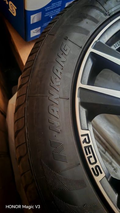 Jante aliaj 18 cu anvelope vara