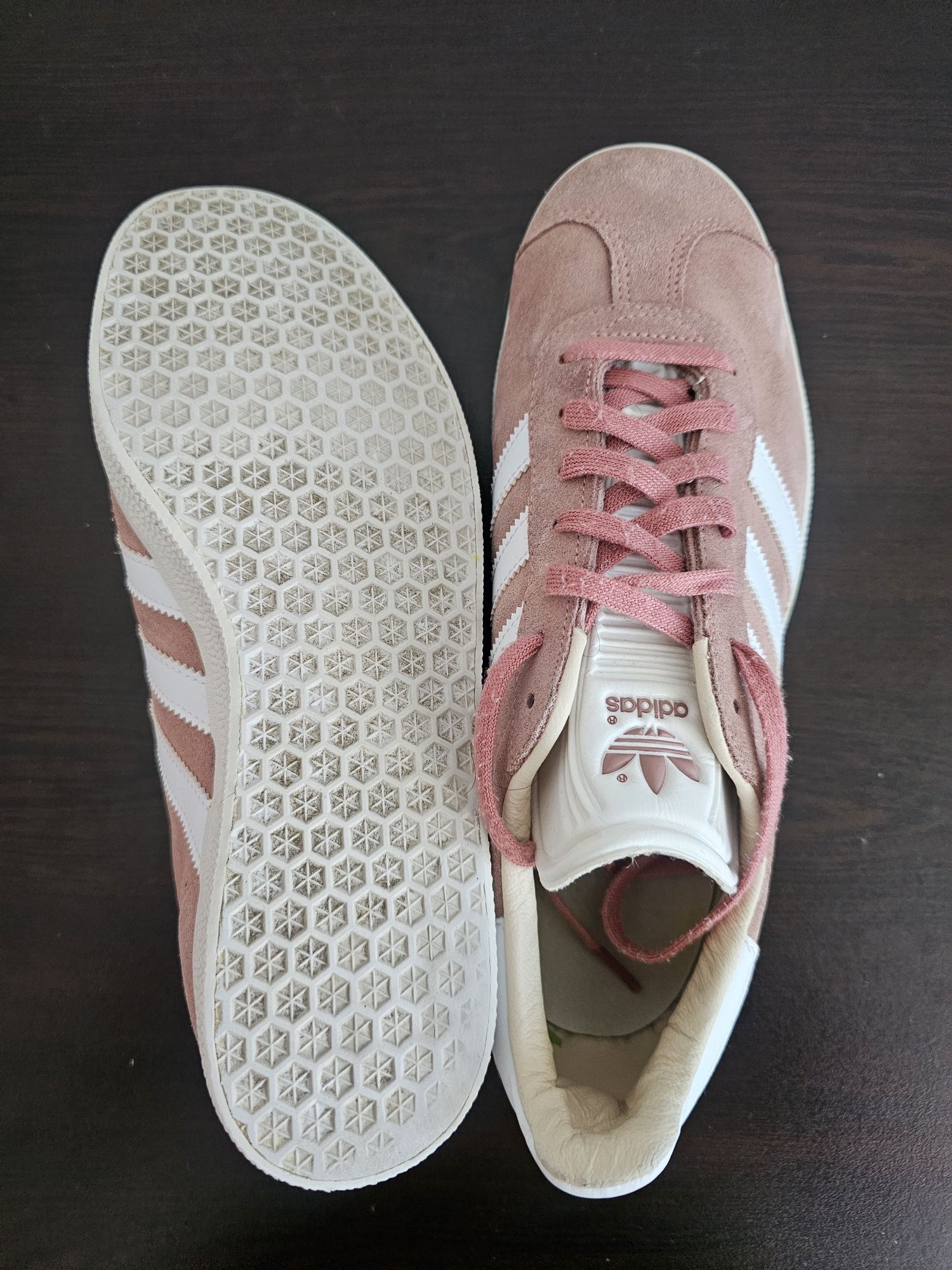 Adidas Gazelle номер 40