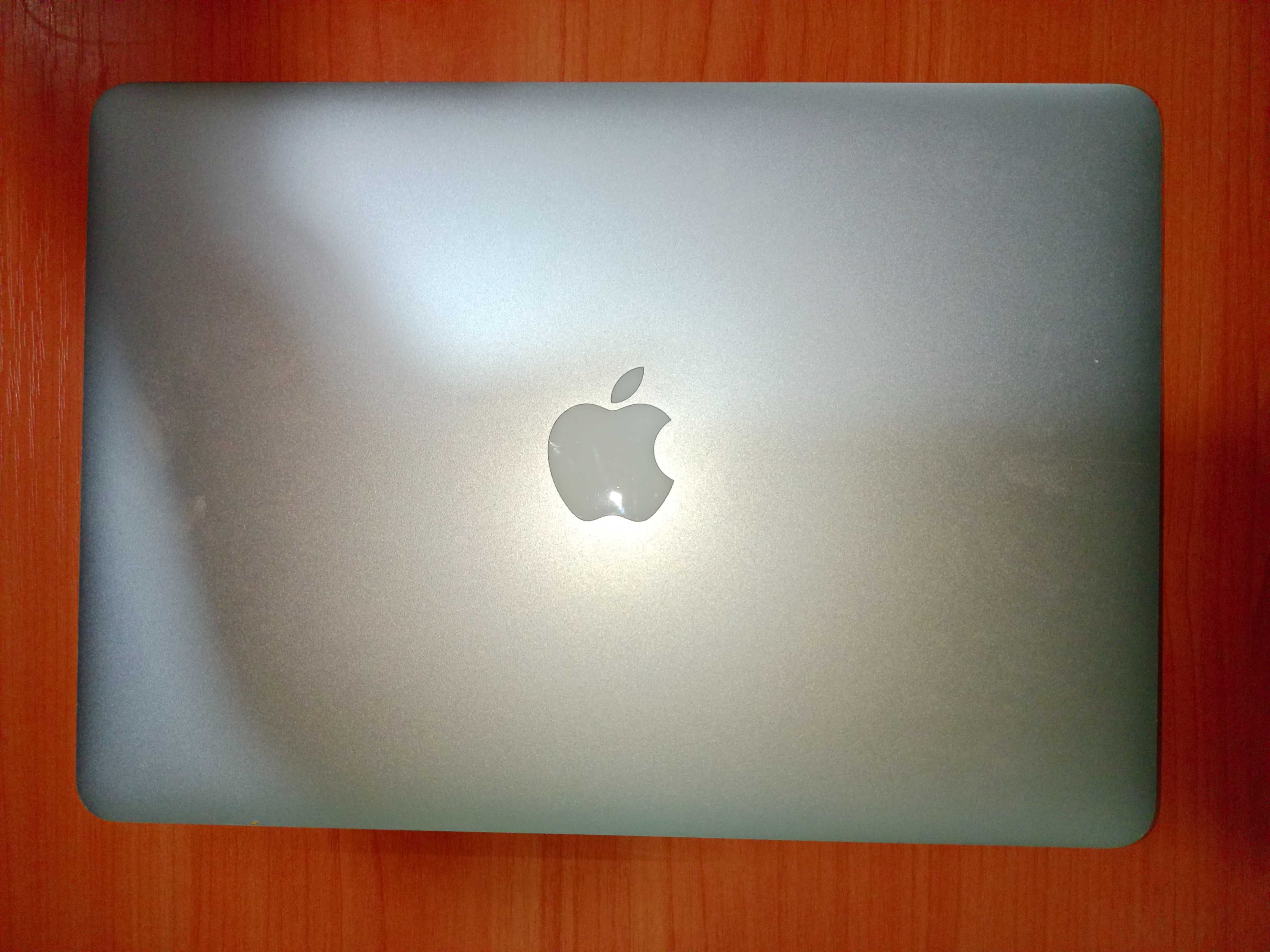 MacBook Air 13 2014 Model A1466 Core i5 в отличном состоянии. Доставка