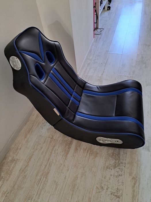 Музикален люлеещ стол