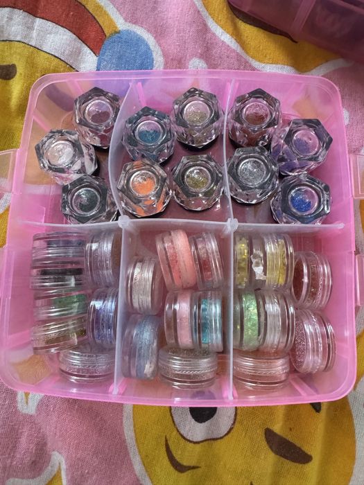 Geluri si acril constructie unghii 555 lei tot