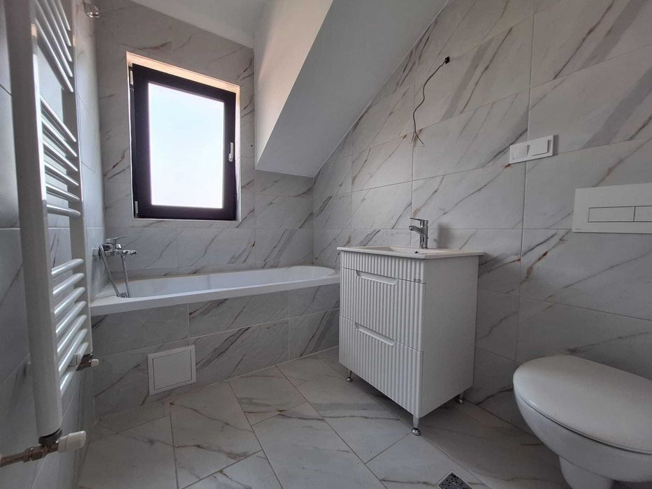 EXCLUSIVITATE! Apartament cu 3 Camere, Comision 0, cu loc de parcare