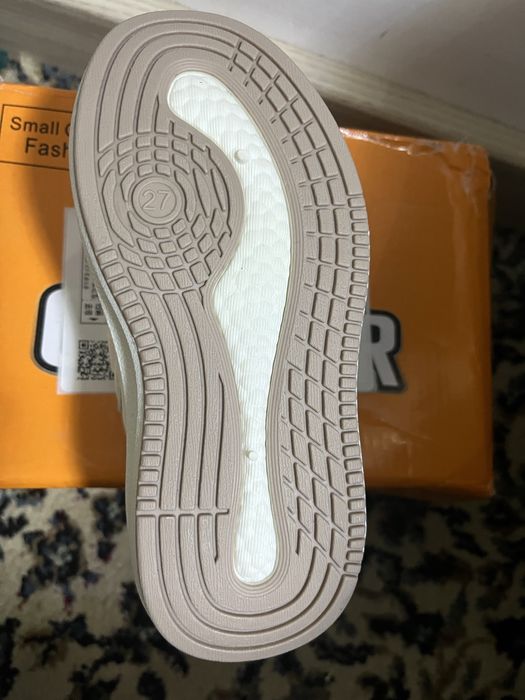 Продам новые детские кроссовки/ Yengi krossovka bolalar uchun