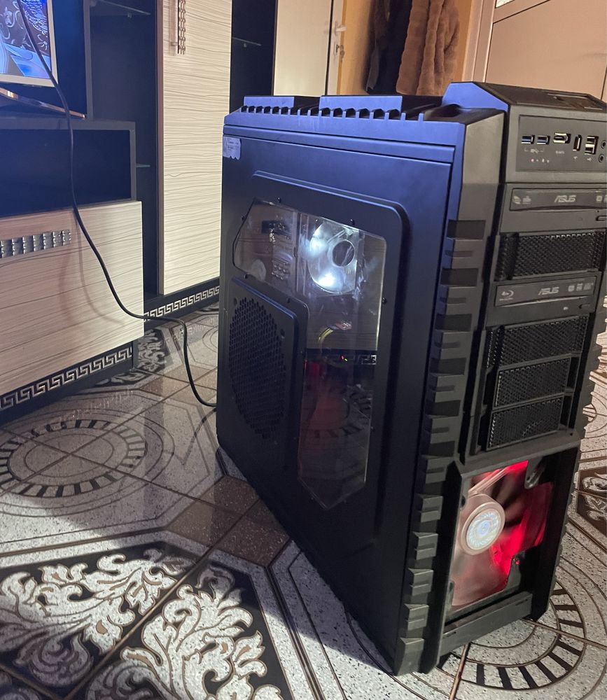 Геймърски компютър ASUS