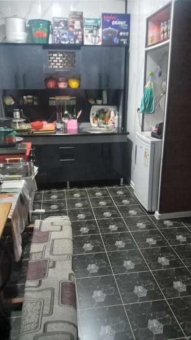 3 xonali dom sotiladi