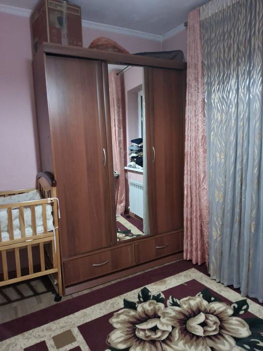 Шифанер-шкаф в хорошем состоянии