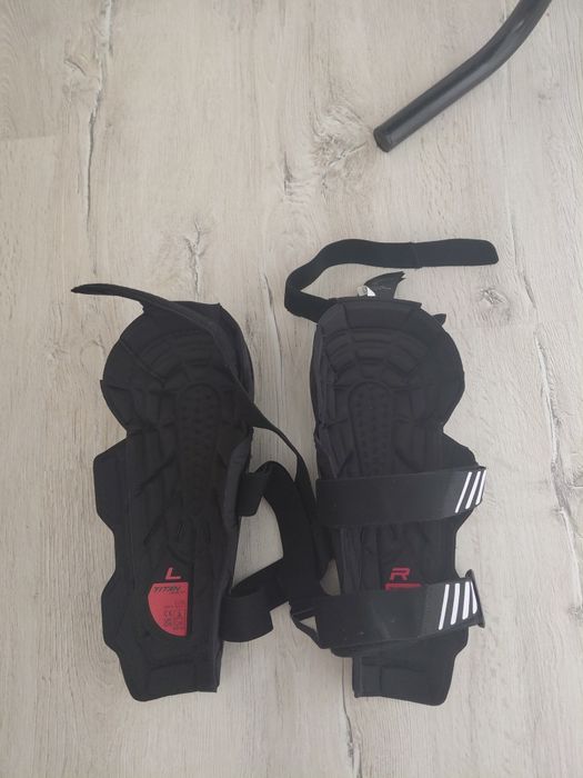 Genunchiere fox Mărime L