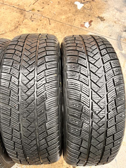 205/55/17 Vredestein