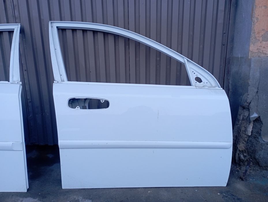 Дверь от машины в идеальном состоянии