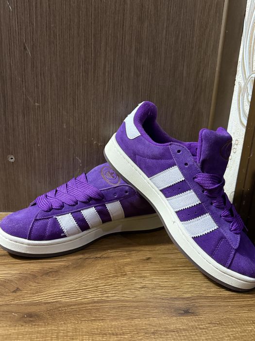 Кроссовка adidas новый замшовый