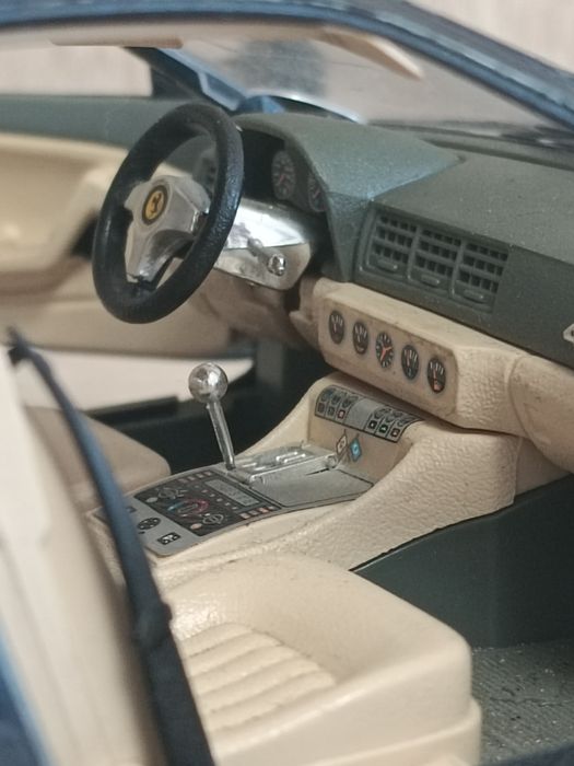 Machete mașinuțe de colecție Maisto, Burago