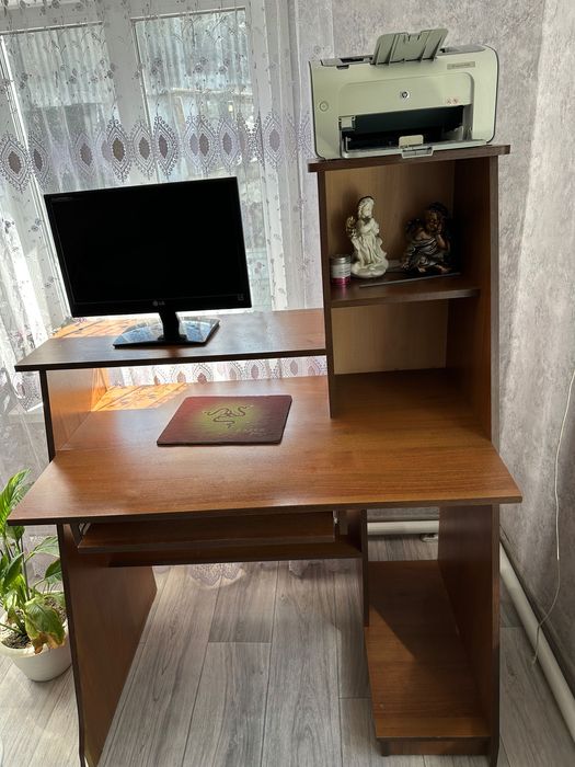 Продам компьютер, компьютерный стол, колонки, принтер.