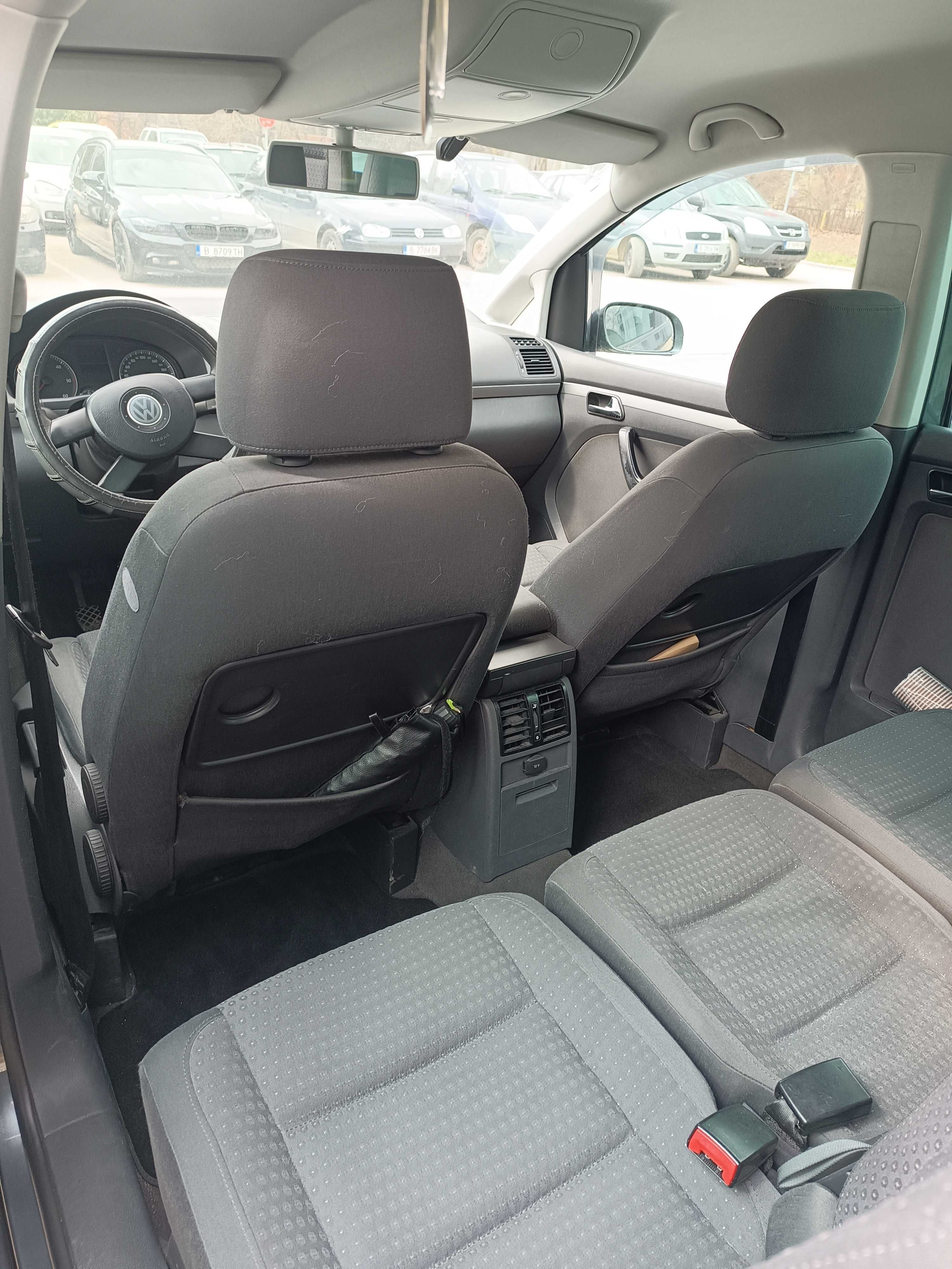 Volkswagen touran 2004г.перфектен