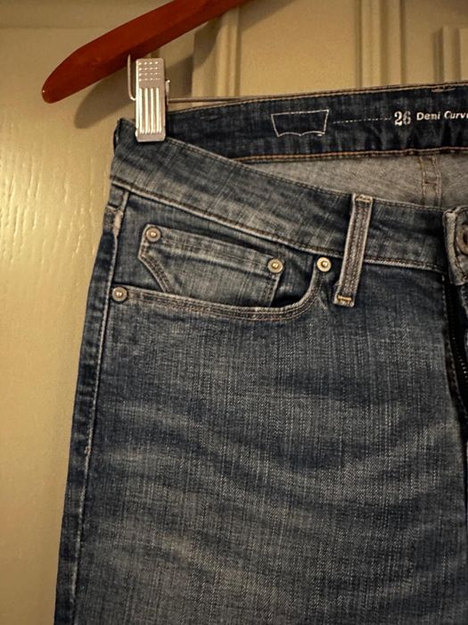 Blugi Diesel “Demi Curve”