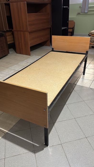 Продам кровати б/у
