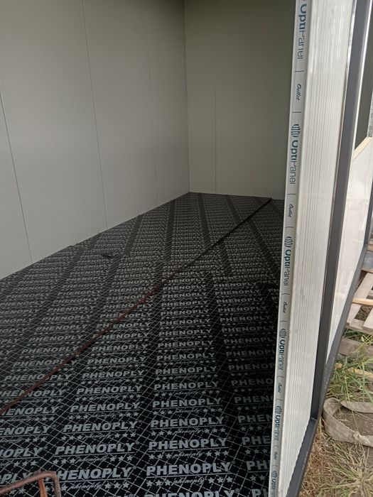 Фургон/контейнер за живеене.