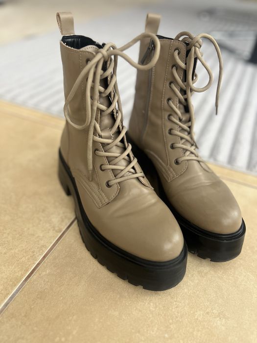 Дамски боти Stradivarius