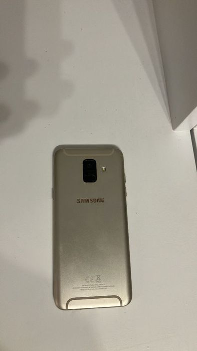 Продавам Samsung galaxy A6