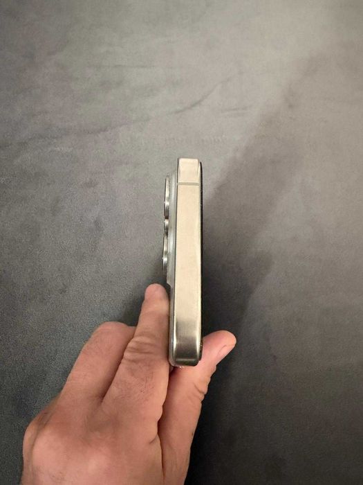 Vând iPhone 15 Pro, 128 GB