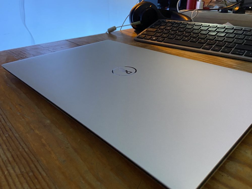 Dell XPS 9500 i5-10300H