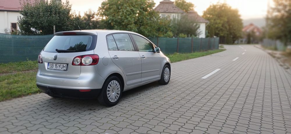 Vw Golf 5 plus motor 1.4 benzina an 2008 acte la zii