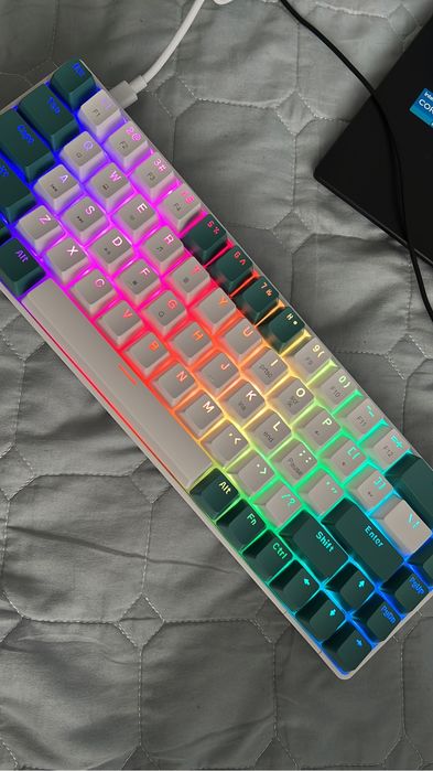 Tastatură mecanică 68 Keys RGB