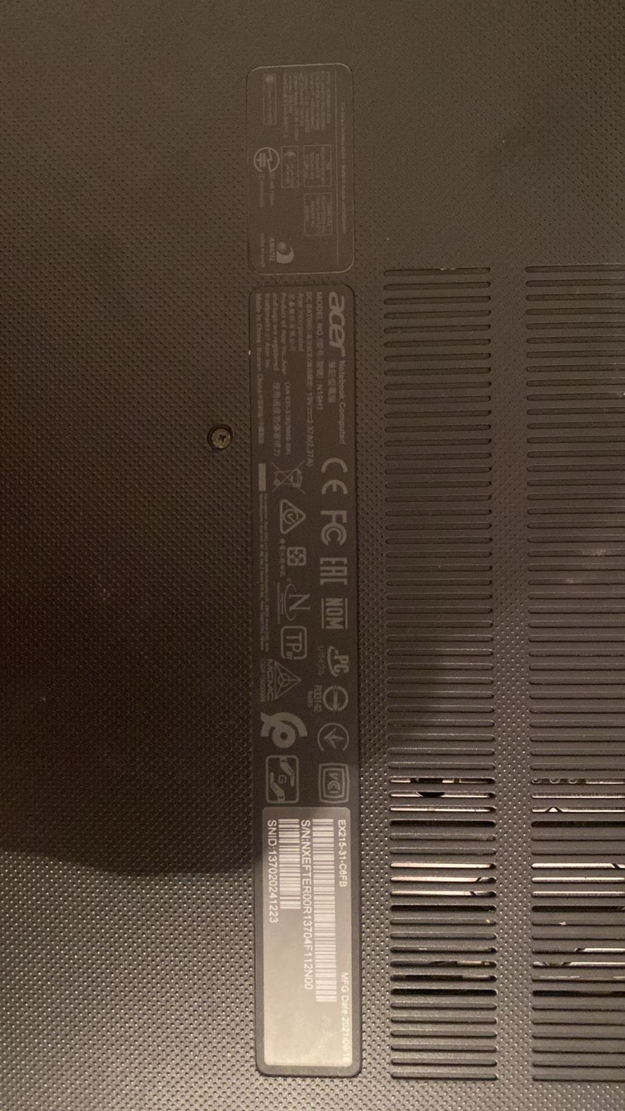 Продам ДваНоутбука HP delphi d40 и Acer EX215-31-C6FB (торг есть)