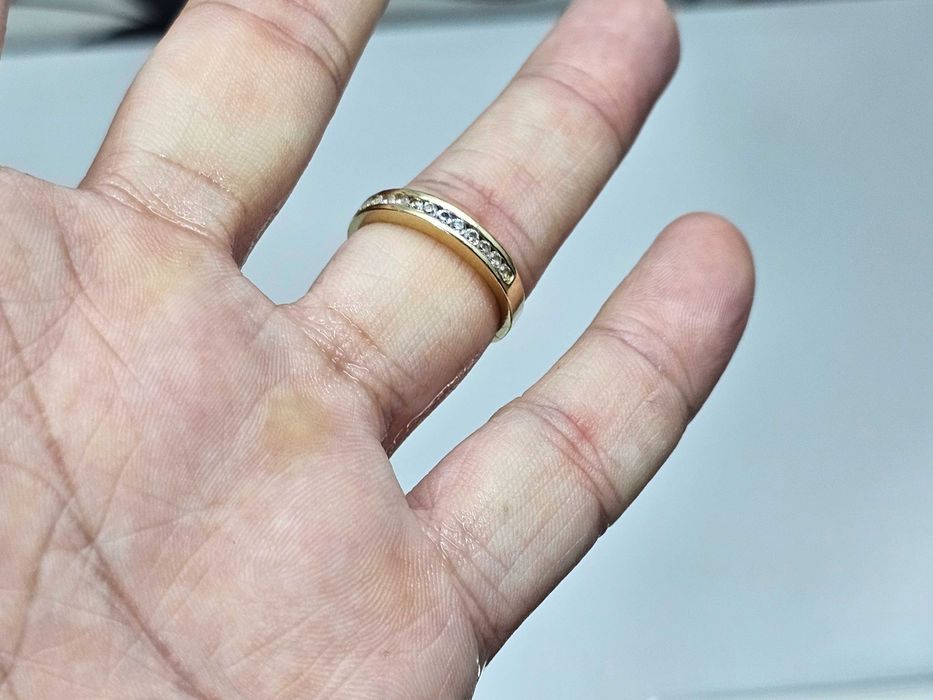 ПРОДАМ Золотое Кольцо 585 Пробы / 3.58 Грамма / Размер кольца 18