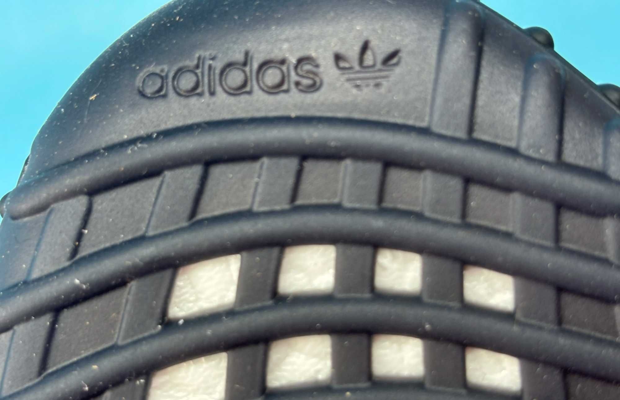 Yeezy Boost 350 V2 Black Reflective 33.5 / 34 | Нови