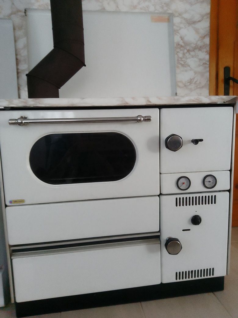 Готварска печка на дърва