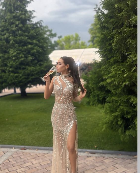 Дълга рокля с камъни