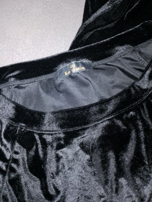 Costum din fustă și bluza talie