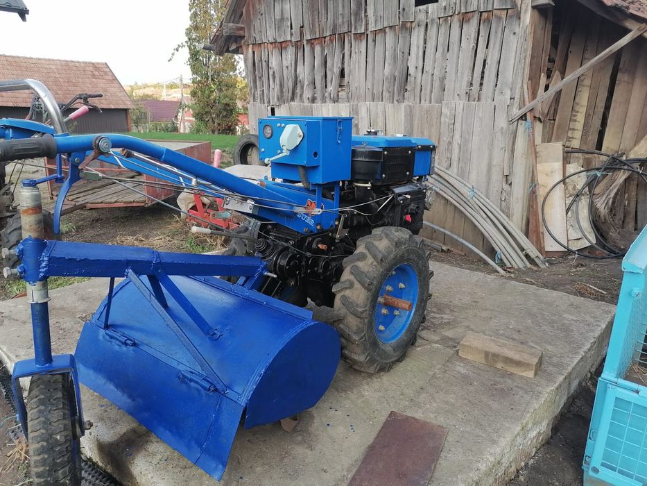 Motocultor Zubr 12 CP