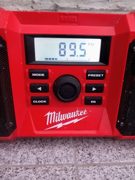 Milwaukee M18 JSR Строително радио