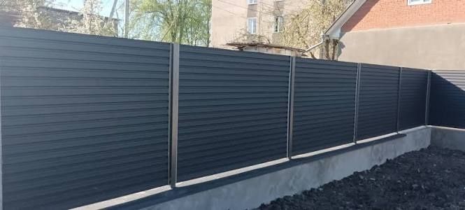 Executam garduri din plasa bordurata, sipca metalica, tabla cutata