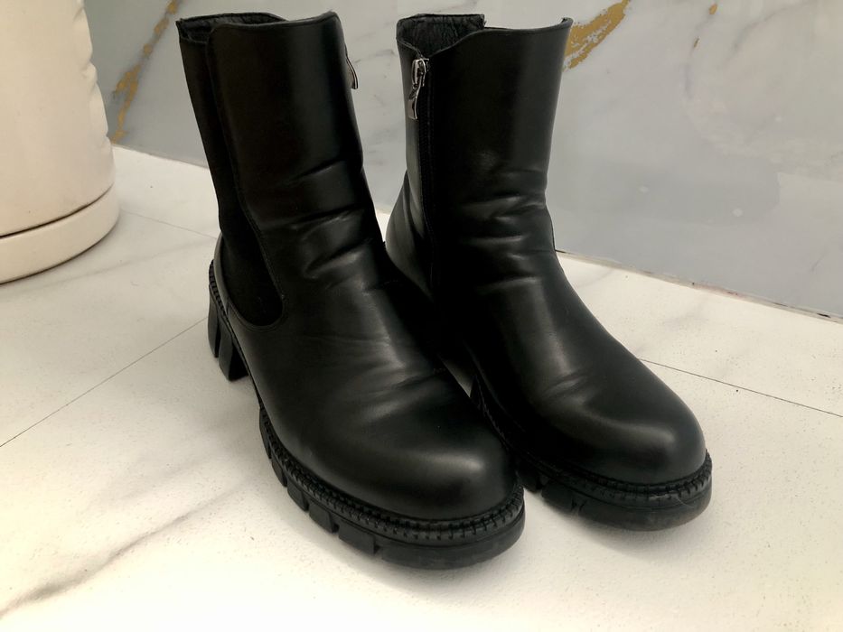 Дамски черни боти