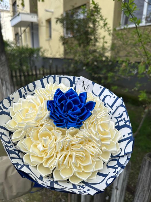 Trandafiri din satin