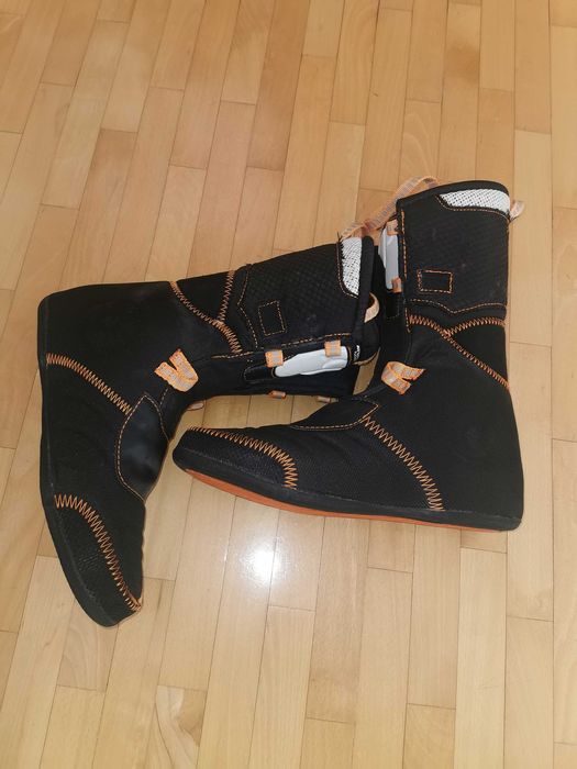 Vand  Clapari Atomic Backland Carbon, mondopoint 28, 600 RON