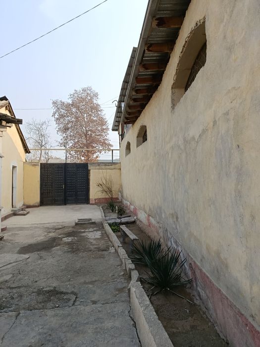 Фаргонада Ховли уй сотилади