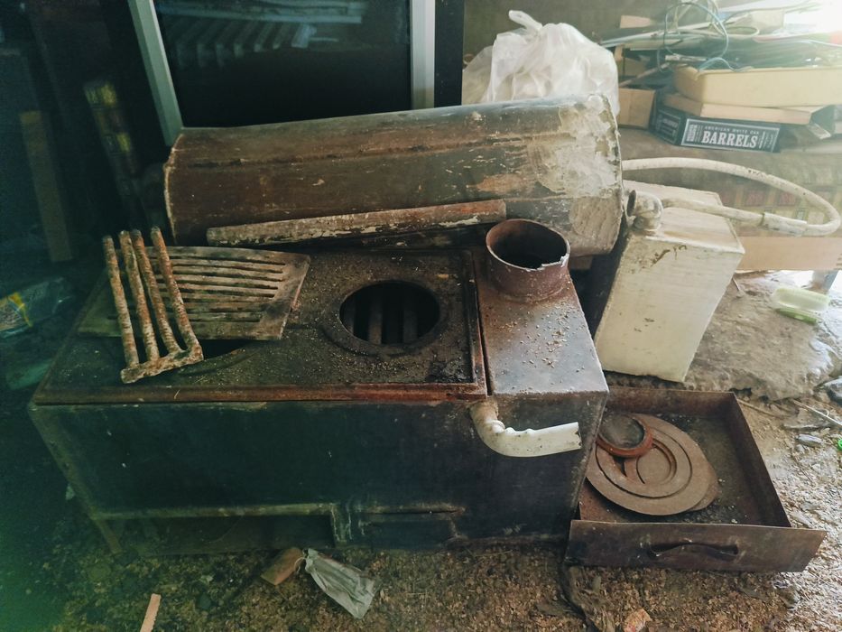 Пеш сатылады барлық заты түгел