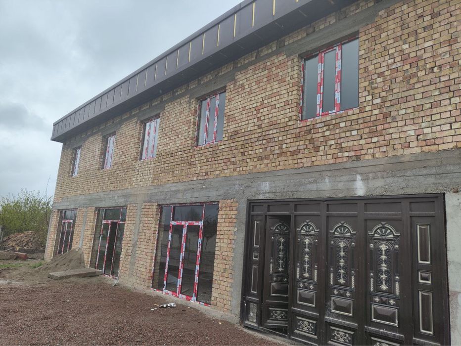 Продается дом,530кв,10 спальных комнат,подвал.