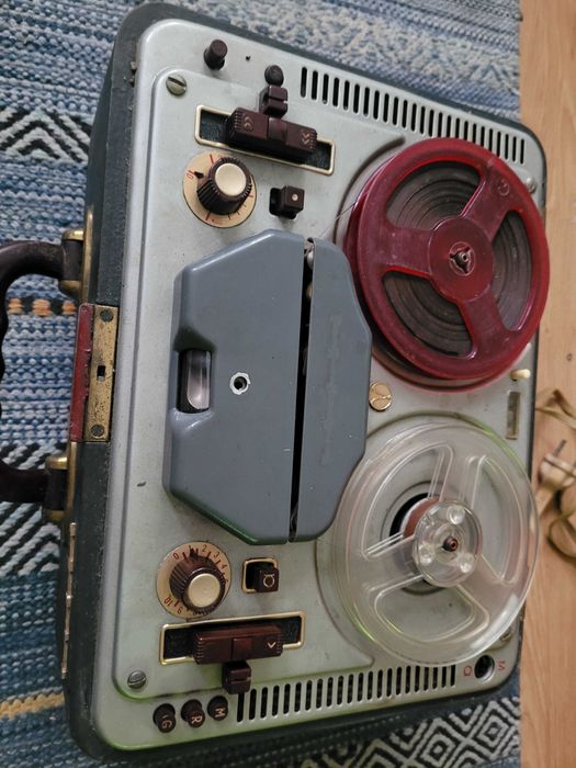 Aparat  radio vechi,magnetofon,pick up