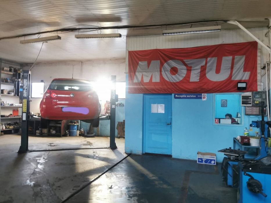 Închiriez service auto Brașov