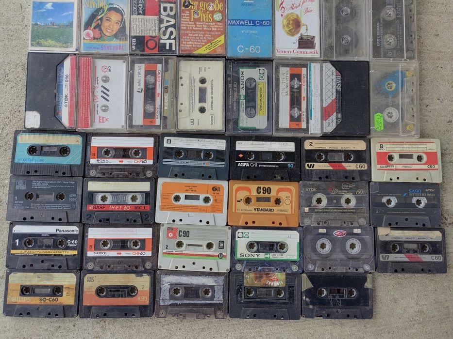 55 броя аудиокасети за касетофон